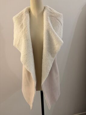 Twelfth love Faux Shearling Open Front Vest in pink & Cream